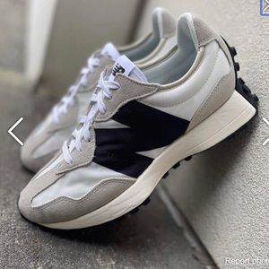 New Balance 327 Sneakers